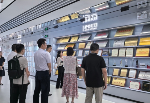 �����й��ž���Ϣ���������渱������ԣ��һ�е�������Ϣ��չ����