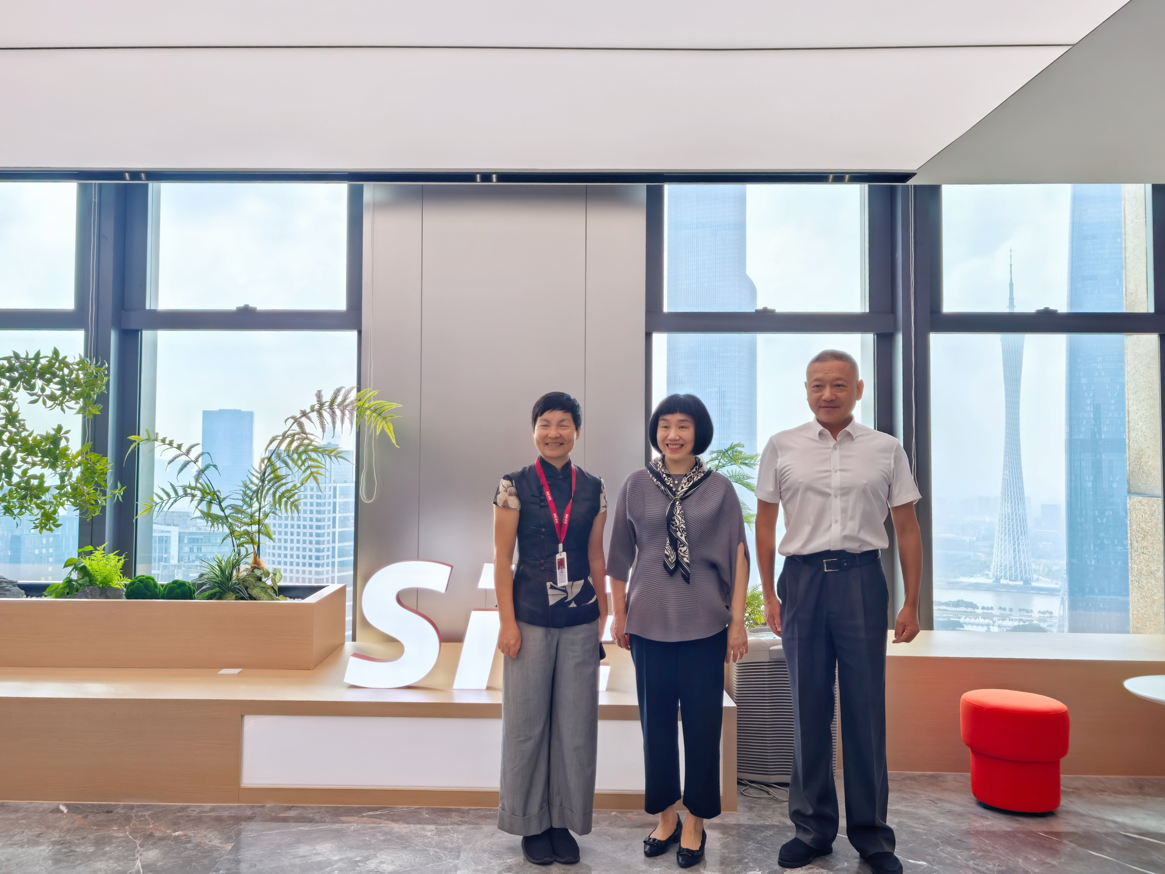 �����������֤����ֽ�縱�ֳ��ʵ����鵽������Ϣ��չʵ�ص���