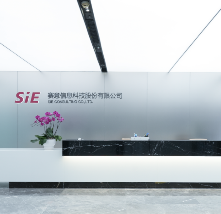 ����չ��